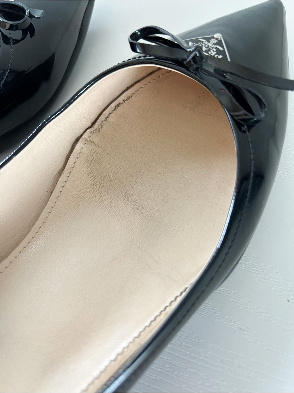 Prada Black Triangle Logo Patent Leather Ballet Flats Pointed Toe Bow Size EU 39 - Picture 9 of 14